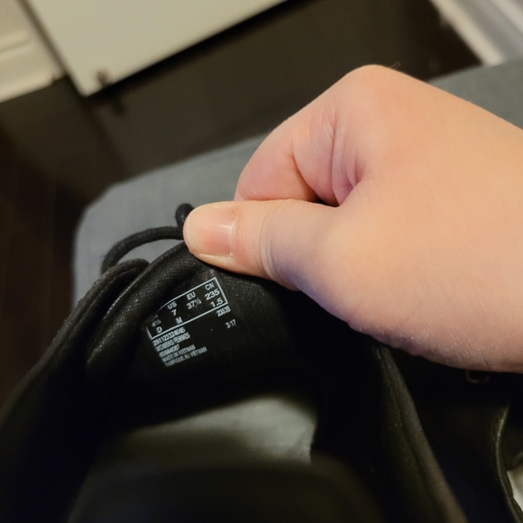 Clarks cushion black shoes sneakers - Picture 7 of 7